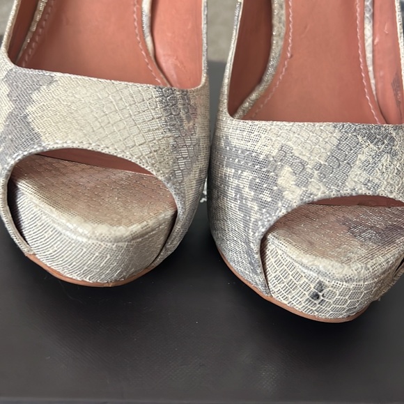 Peep toes are still hot - Picture 7 of 7